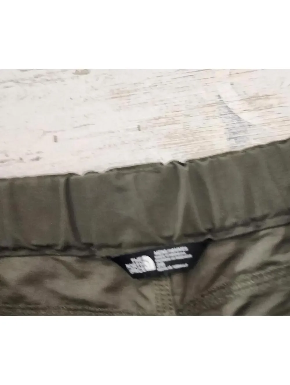 Flawless North Face Mens deep olive shorts 36